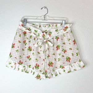 MAJORELLE Maxine Shorts In White Strawberry XL